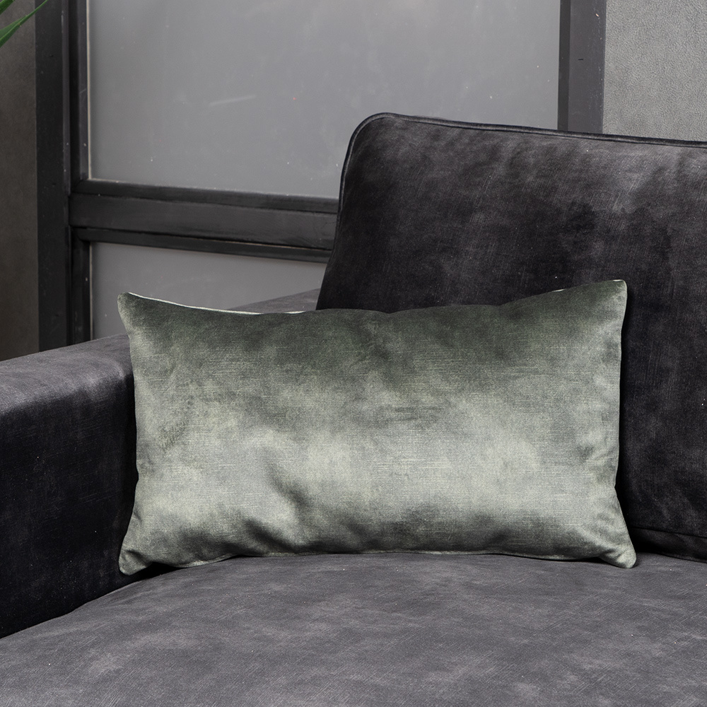 [Beau-kussen-velvet -25x45-Kleur velvet-TBA] Beau - kussen - in velvet - 25 x 45 cm (Nog te bepalen)